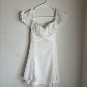 Elegant White Dress with Puff Sleeves